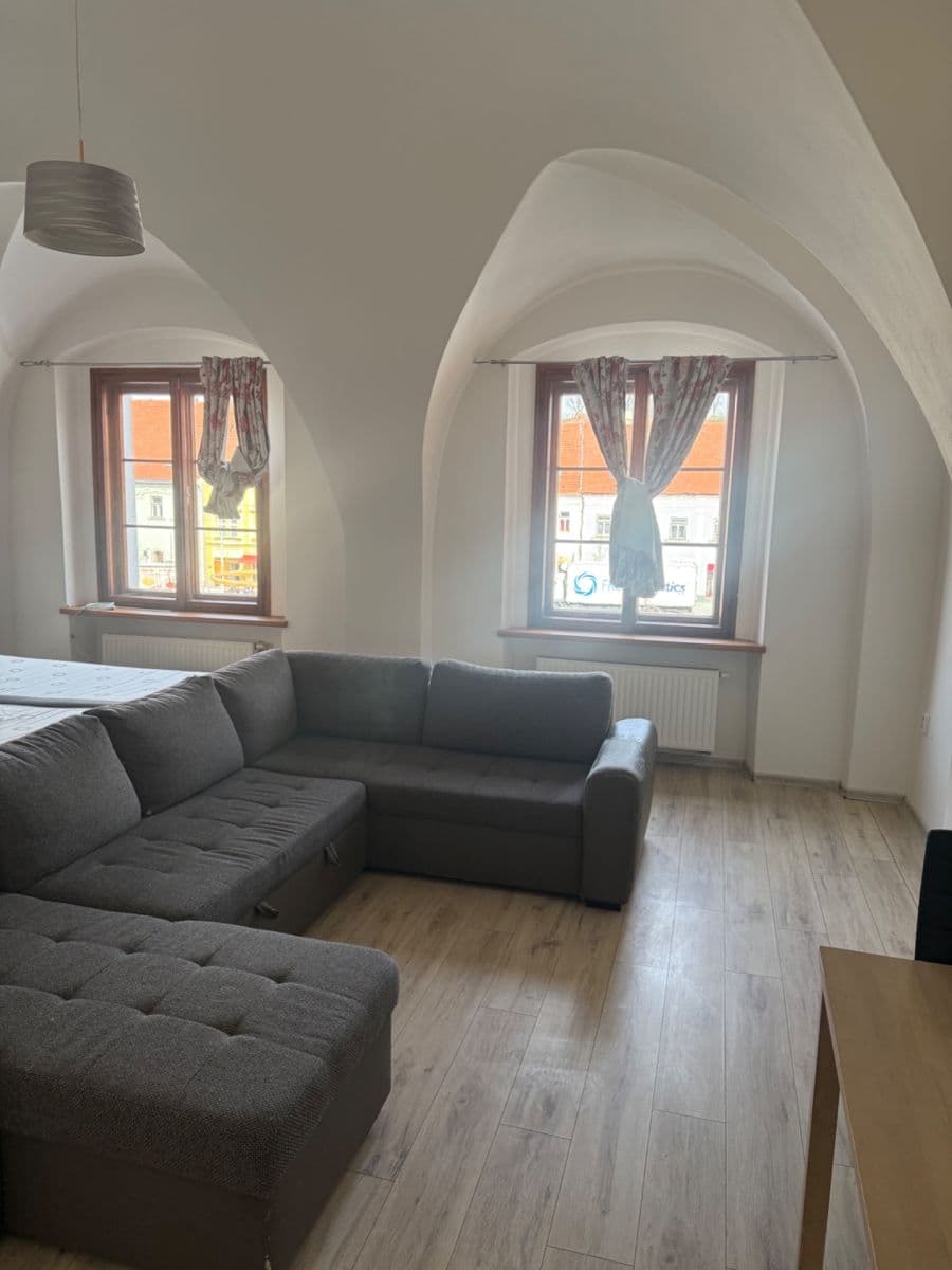 Pronájem bytu 1+1 70 m², Karlovo nám., Třebíč, Kraj Vysočina Pronájem bytu 1+1 70 m², Karlovo nám., Třebíč, Kraj Vysočina