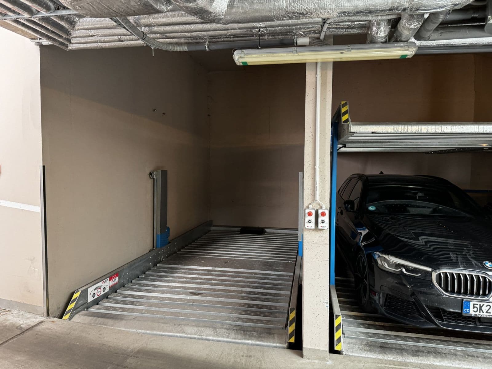 Pronájem garáže 15 m², Spálená, Praha, Praha Pronájem garáže 15 m², Spálená, Praha, Praha