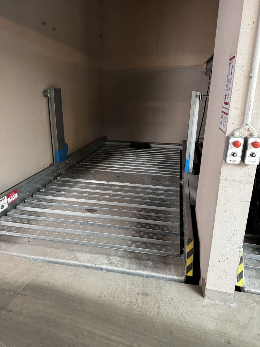 Pronájem garáže 15 m², Spálená, Praha, Praha Pronájem garáže 15 m², Spálená, Praha, Praha