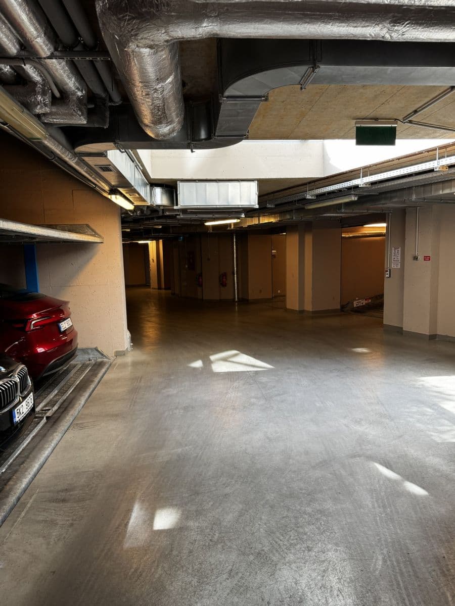 Pronájem garáže 15 m², Spálená, Praha, Praha Pronájem garáže 15 m², Spálená, Praha, Praha