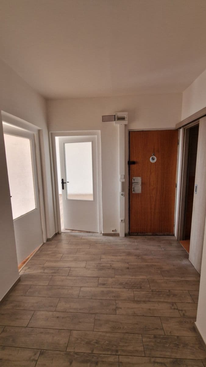 Pronájem bytu 2+1 60 m², Kamenná, Chomutov, Ústecký kraj Pronájem bytu 2+1 60 m², Kamenná, Chomutov, Ústecký kraj