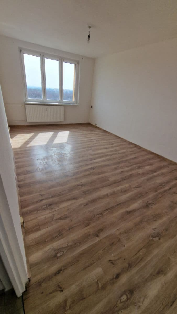 Pronájem bytu 2+1 60 m², Kamenná, Chomutov, Ústecký kraj Pronájem bytu 2+1 60 m², Kamenná, Chomutov, Ústecký kraj