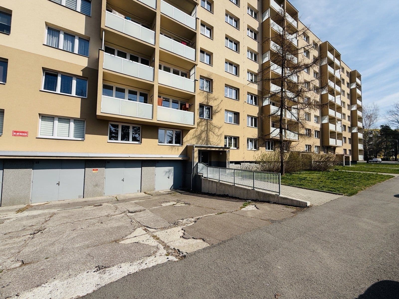 Pronájem bytu 2+1 55 m², Dr. Antonína Vaculíka, Frýdek-Místek, Moravskoslezský kraj Pronájem bytu 2+1 55 m², Dr. Antonína Vaculíka, Frýdek-Místek, Moravskoslezský kraj