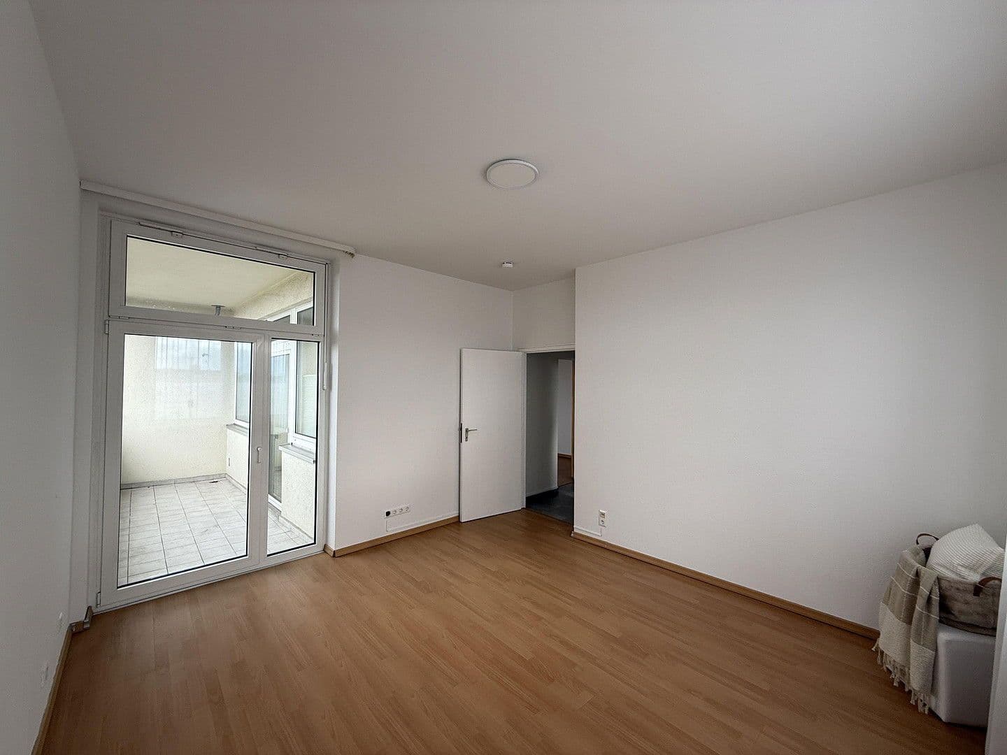 Prodej bytu 2+1 61 m², Ermslebener Weg 4, Berlin, Berlín Prodej bytu 2+1 61 m², Ermslebener Weg 4, Berlin, Berlín