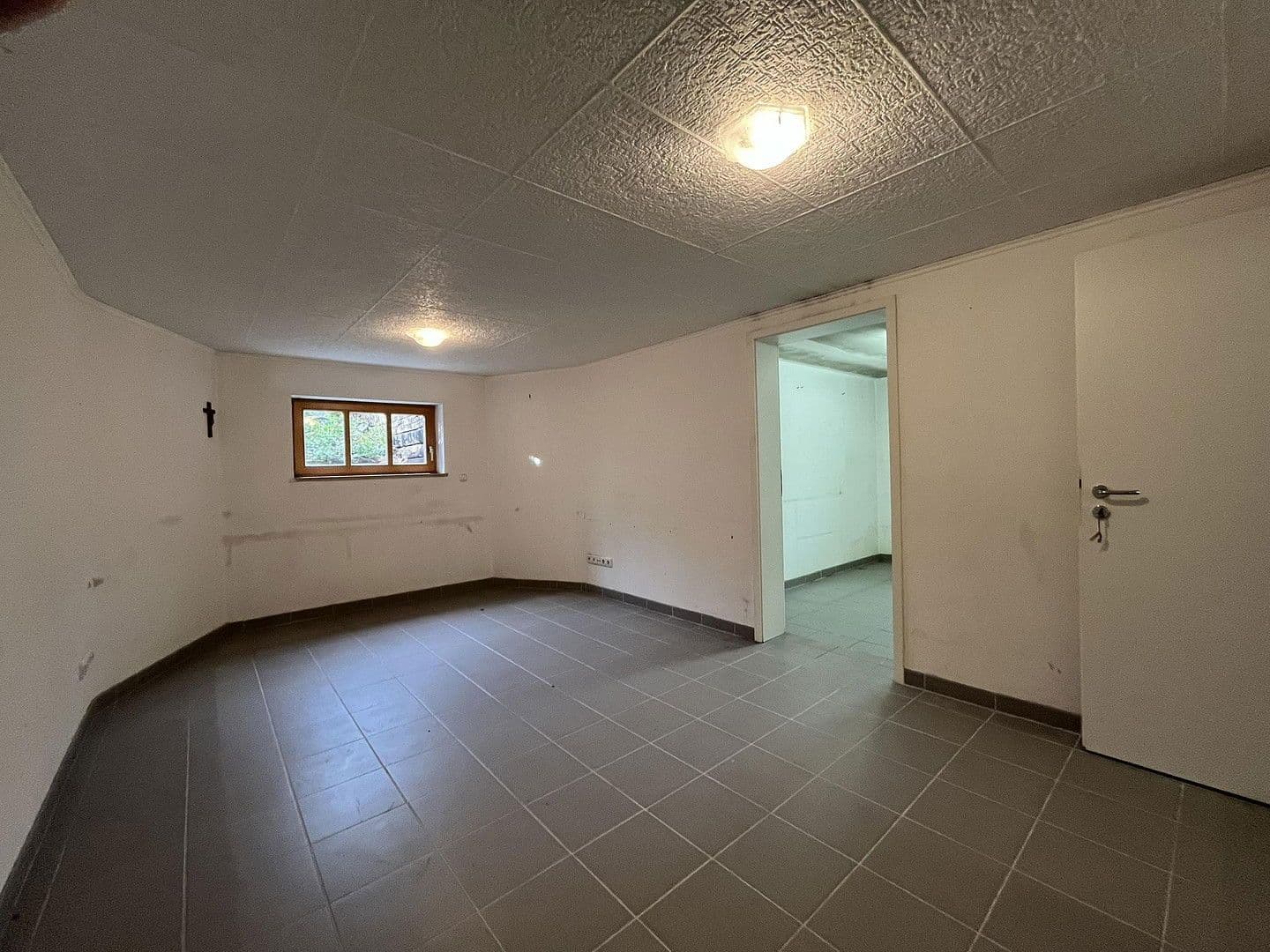 Prodej domu 126 m², pozemek 530 m², Lerchenweg 48, Stegaurach, Bavorsko Prodej domu 126 m², pozemek 530 m², Lerchenweg 48, Stegaurach, Bavorsko