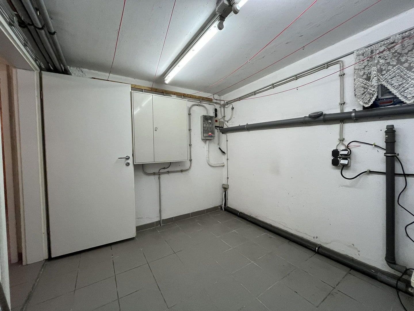 Prodej domu 126 m², pozemek 530 m², Lerchenweg 48, Stegaurach, Bavorsko Prodej domu 126 m², pozemek 530 m², Lerchenweg 48, Stegaurach, Bavorsko