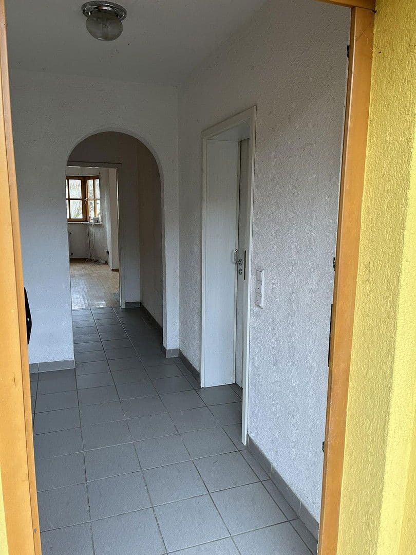 Prodej domu 126 m², pozemek 530 m², Lerchenweg 48, Stegaurach, Bavorsko Prodej domu 126 m², pozemek 530 m², Lerchenweg 48, Stegaurach, Bavorsko