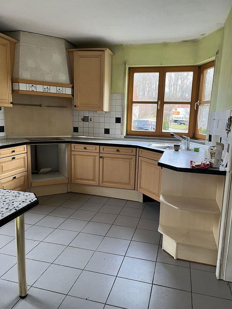 Prodej domu 126 m², pozemek 530 m², Lerchenweg 48, Stegaurach, Bavorsko Prodej domu 126 m², pozemek 530 m², Lerchenweg 48, Stegaurach, Bavorsko