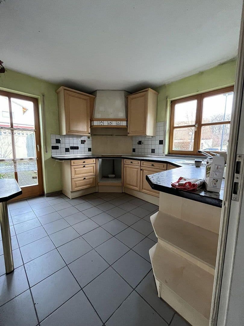 Prodej domu 126 m², pozemek 530 m², Lerchenweg 48, Stegaurach, Bavorsko Prodej domu 126 m², pozemek 530 m², Lerchenweg 48, Stegaurach, Bavorsko