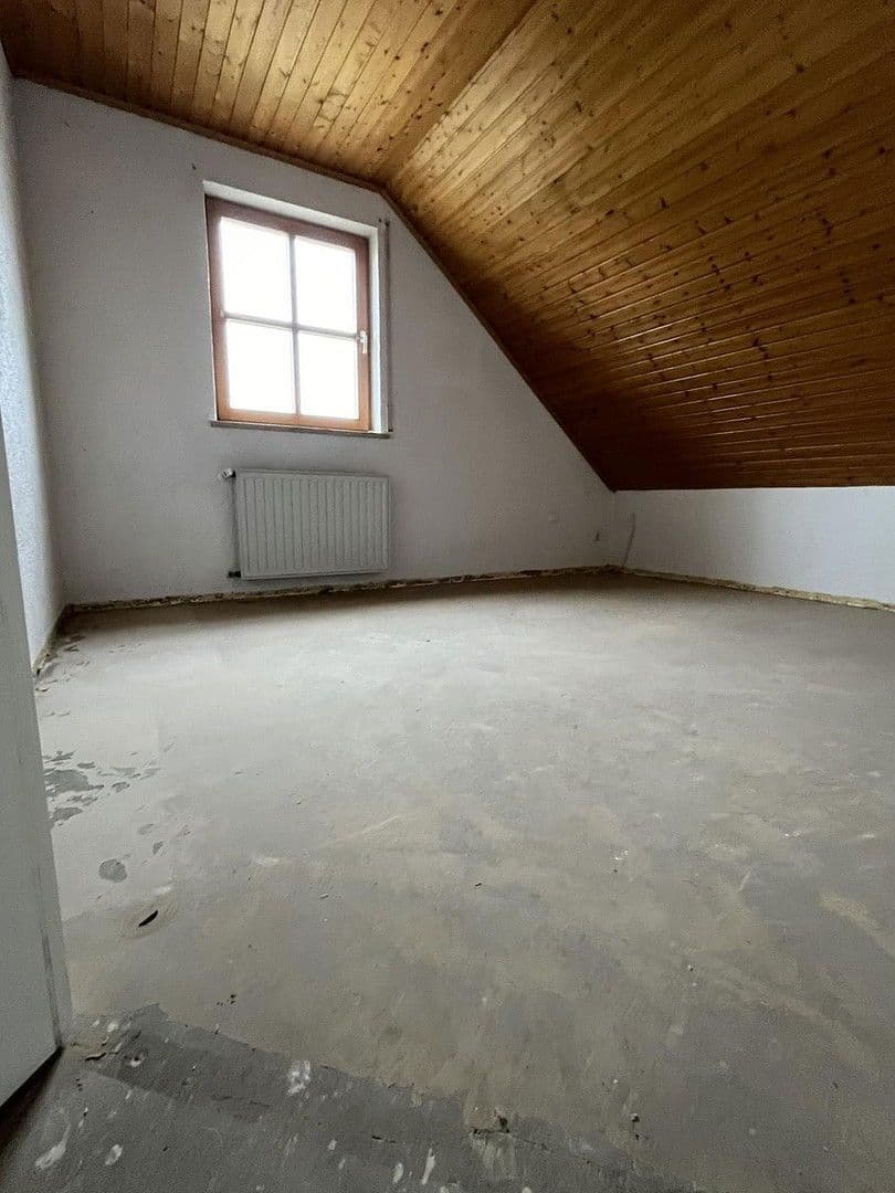 Prodej domu 126 m², pozemek 530 m², Lerchenweg 48, Stegaurach, Bavorsko Prodej domu 126 m², pozemek 530 m², Lerchenweg 48, Stegaurach, Bavorsko