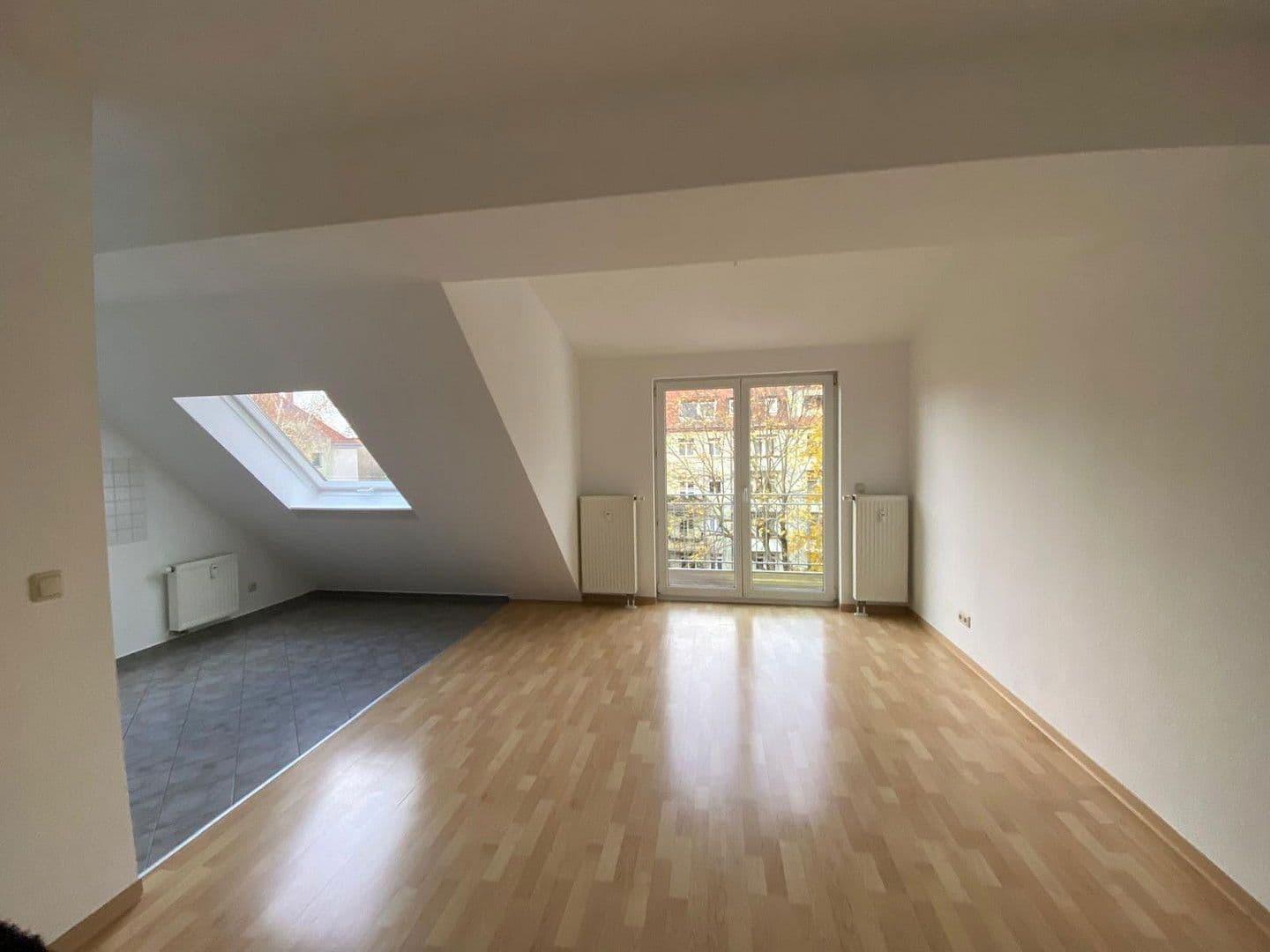 Pronájem bytu 2+1 53 m², Leipzig, Sasko Pronájem bytu 2+1 53 m², Leipzig, Sasko