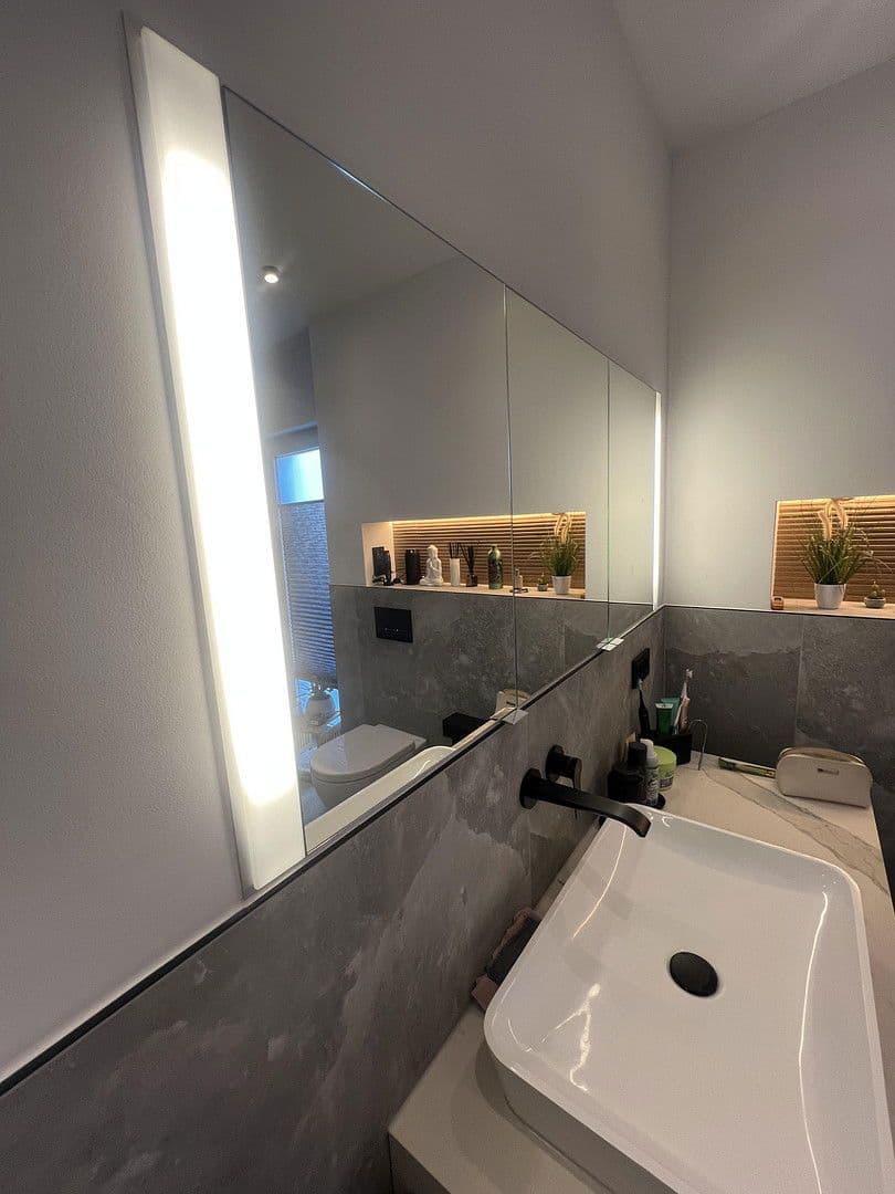 Prodej domu 250 m², pozemek 312 m², Wuppertal, Severní Porýní-Vestfálsko Prodej domu 250 m², pozemek 312 m², Wuppertal, Severní Porýní-Vestfálsko