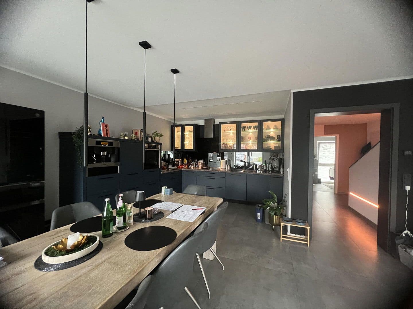 Prodej domu 250 m², pozemek 312 m², Wuppertal, Severní Porýní-Vestfálsko Prodej domu 250 m², pozemek 312 m², Wuppertal, Severní Porýní-Vestfálsko