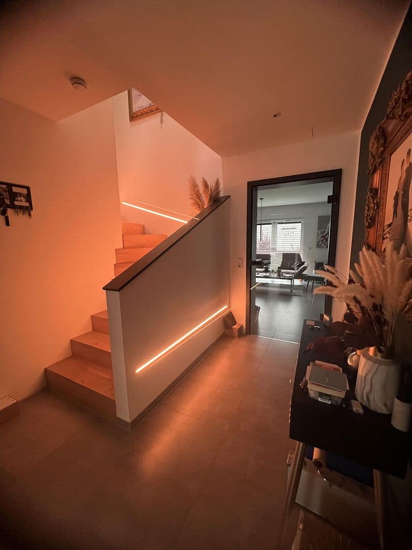 Prodej domu 250 m², pozemek 312 m², Wuppertal, Severní Porýní-Vestfálsko Prodej domu 250 m², pozemek 312 m², Wuppertal, Severní Porýní-Vestfálsko