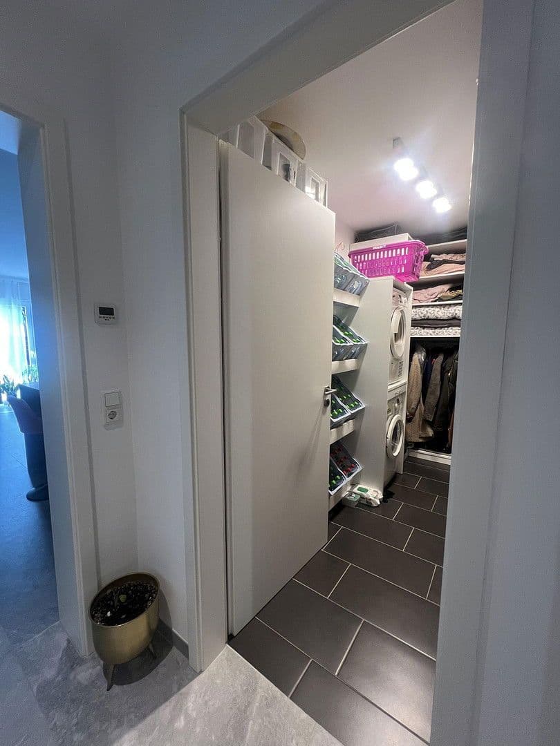 Prodej domu 250 m², pozemek 312 m², Wuppertal, Severní Porýní-Vestfálsko Prodej domu 250 m², pozemek 312 m², Wuppertal, Severní Porýní-Vestfálsko