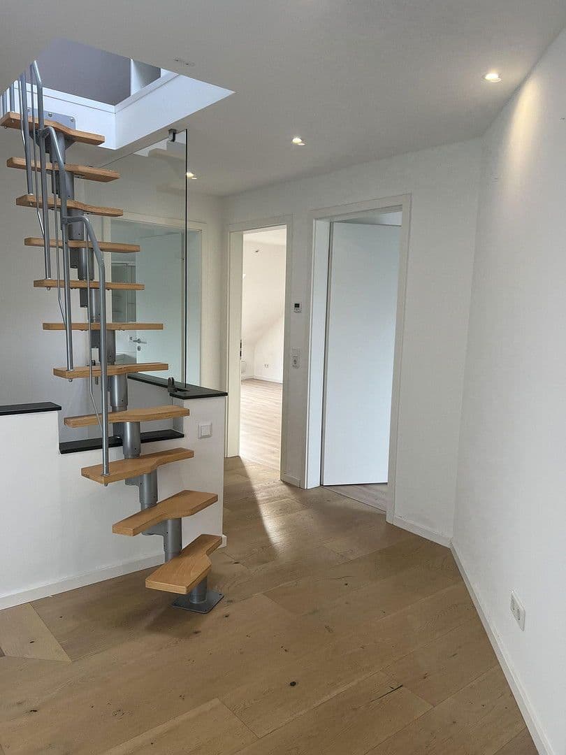 Prodej domu 250 m², pozemek 312 m², Wuppertal, Severní Porýní-Vestfálsko Prodej domu 250 m², pozemek 312 m², Wuppertal, Severní Porýní-Vestfálsko