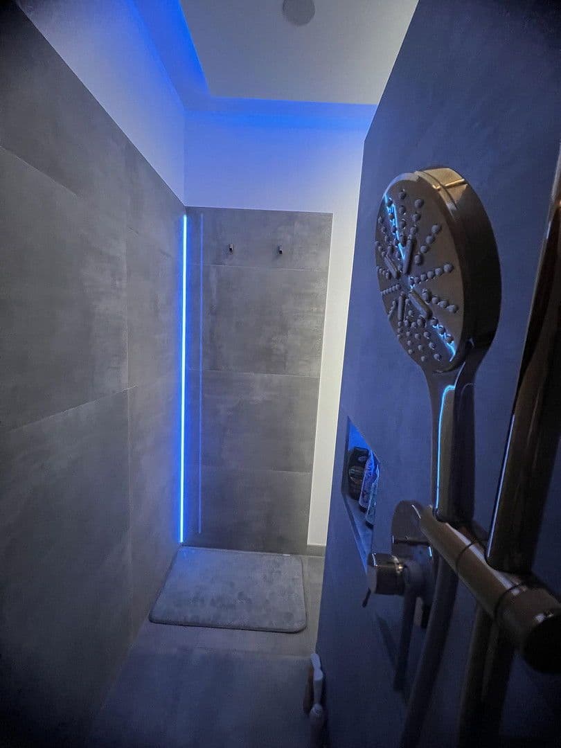 Prodej domu 250 m², pozemek 312 m², Wuppertal, Severní Porýní-Vestfálsko Prodej domu 250 m², pozemek 312 m², Wuppertal, Severní Porýní-Vestfálsko