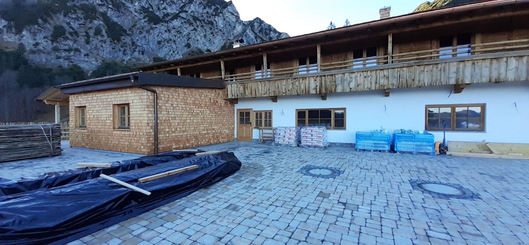 Prodej nebytového prostoru 935 m², Wuhrstein 17, Schleching, Bavorsko Prodej nebytového prostoru 935 m², Wuhrstein 17, Schleching, Bavorsko