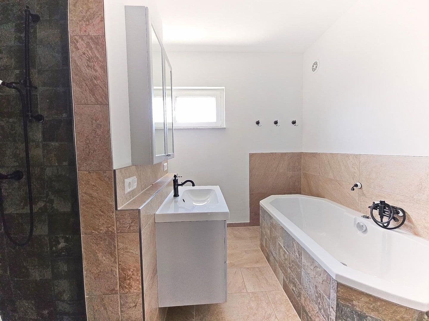 Prodej domu 160 m², pozemek 469 m², Schwalbenweg 1, Ottenbach, Bádensko-Württembersko Prodej domu 160 m², pozemek 469 m², Schwalbenweg 1, Ottenbach, Bádensko-Württembersko