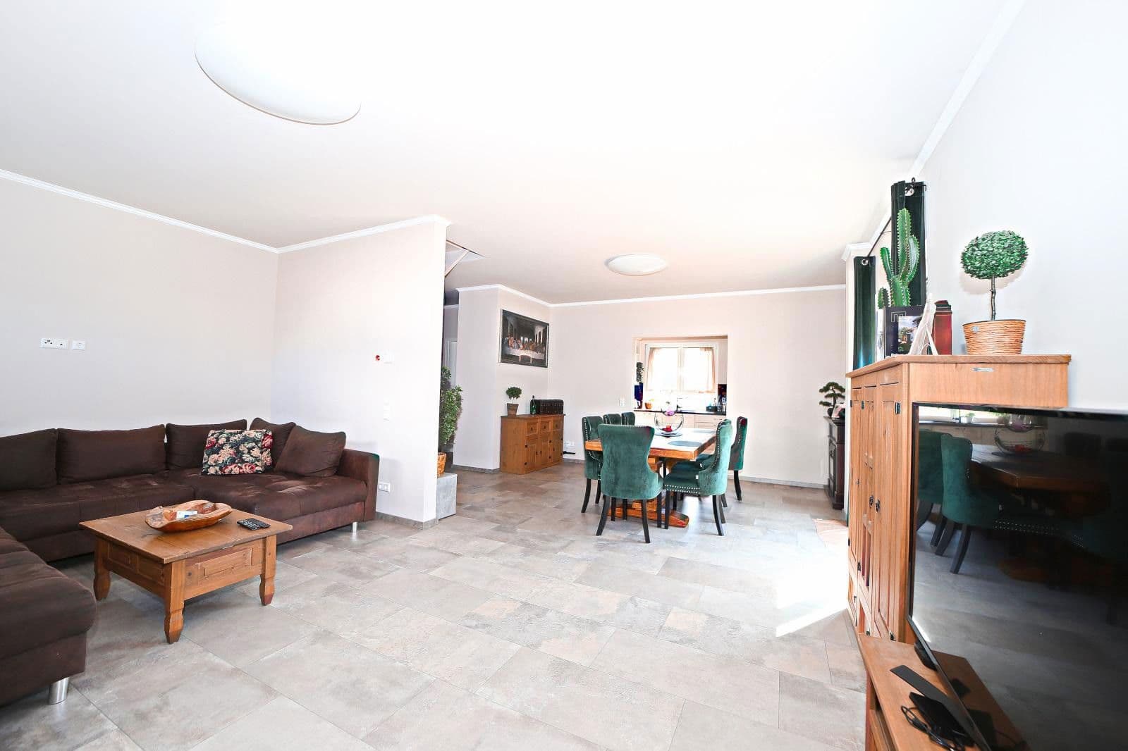 Prodej domu 160 m², pozemek 469 m², Schwalbenweg 1, Ottenbach, Bádensko-Württembersko Prodej domu 160 m², pozemek 469 m², Schwalbenweg 1, Ottenbach, Bádensko-Württembersko