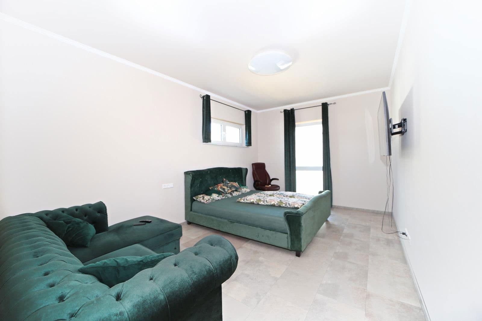 Prodej domu 160 m², pozemek 469 m², Schwalbenweg 1, Ottenbach, Bádensko-Württembersko Prodej domu 160 m², pozemek 469 m², Schwalbenweg 1, Ottenbach, Bádensko-Württembersko