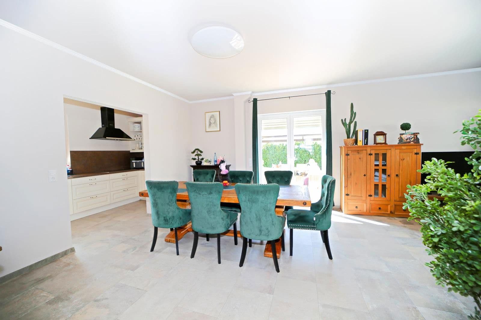 Prodej domu 160 m², pozemek 469 m², Schwalbenweg 1, Ottenbach, Bádensko-Württembersko Prodej domu 160 m², pozemek 469 m², Schwalbenweg 1, Ottenbach, Bádensko-Württembersko