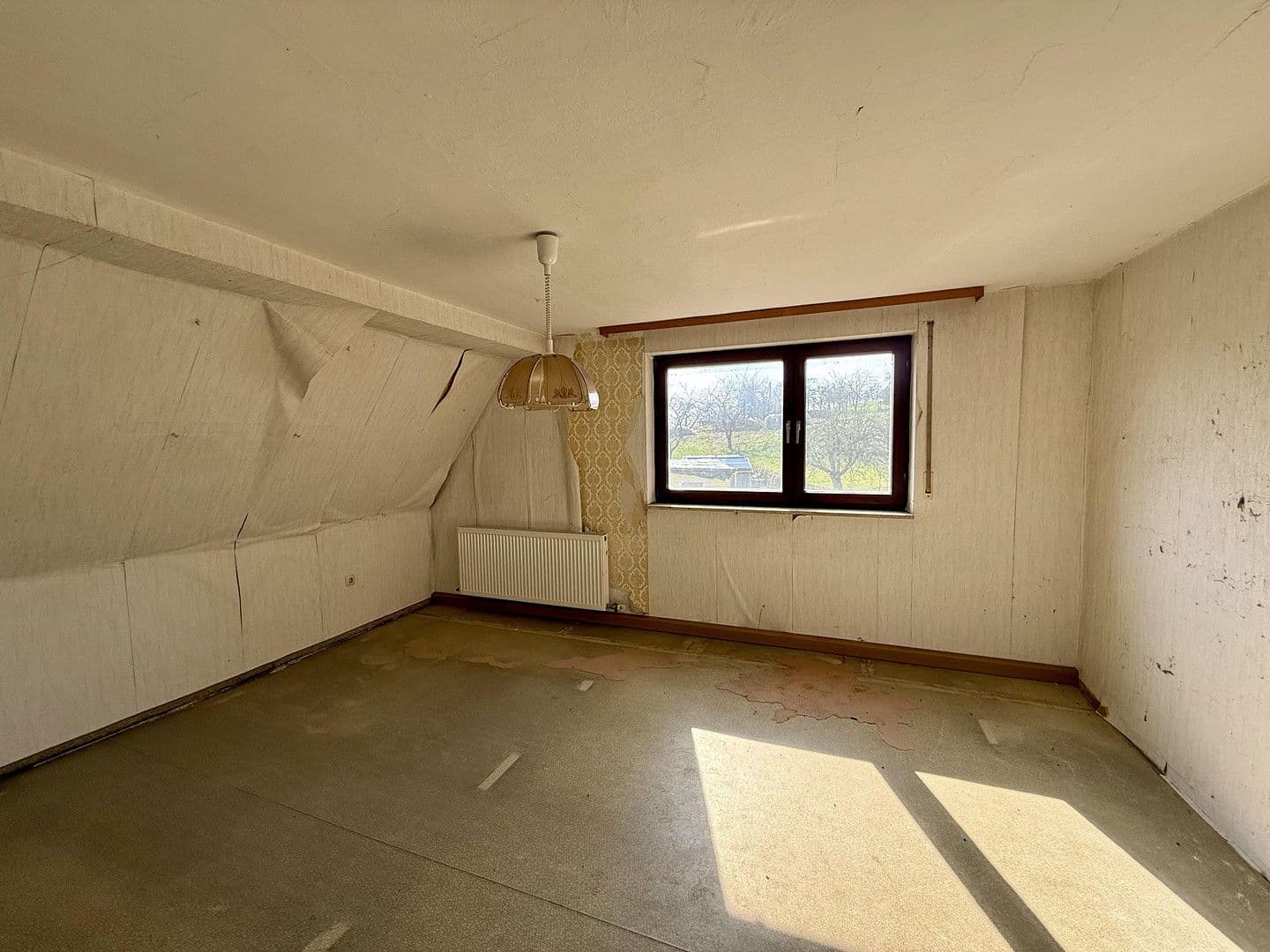 Prodej domu 137 m², pozemek 391 m², Am Fräuleinsgarten 5, Weilersbach, Bavorsko Prodej domu 137 m², pozemek 391 m², Am Fräuleinsgarten 5, Weilersbach, Bavorsko