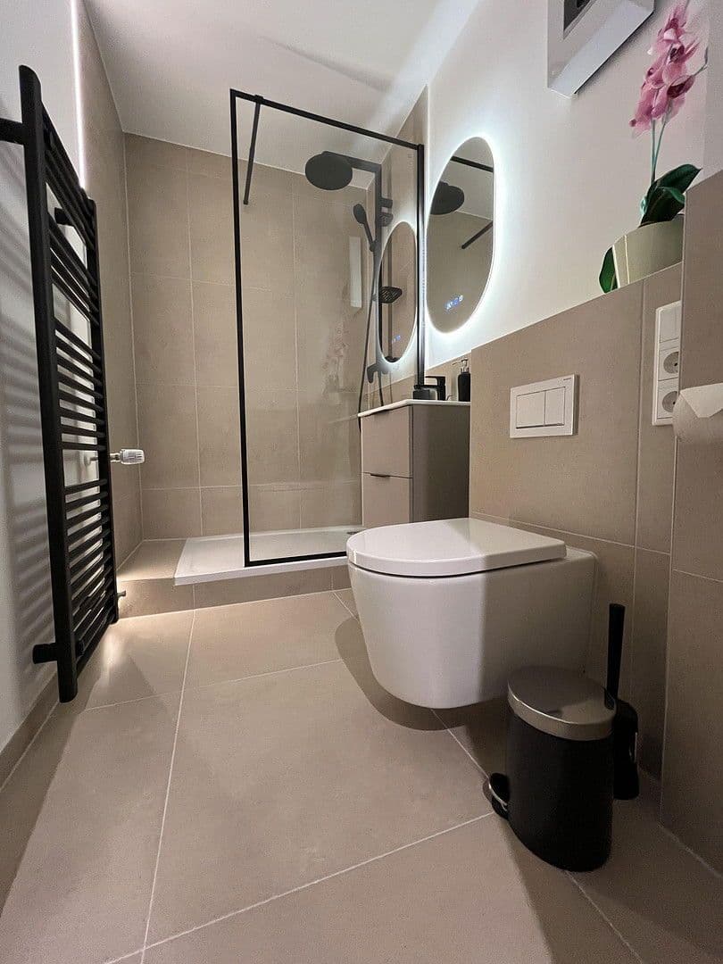 Pronájem bytu 1+1 35 m², Felderstraße 51, Leverkusen, Severní Porýní-Vestfálsko Pronájem bytu 1+1 35 m², Felderstraße 51, Leverkusen, Severní Porýní-Vestfálsko