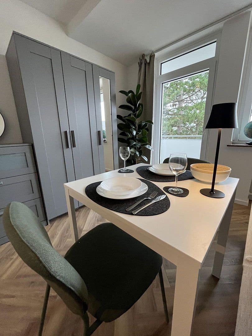 Pronájem bytu 1+1 35 m², Felderstraße 51, Leverkusen, Severní Porýní-Vestfálsko Pronájem bytu 1+1 35 m², Felderstraße 51, Leverkusen, Severní Porýní-Vestfálsko