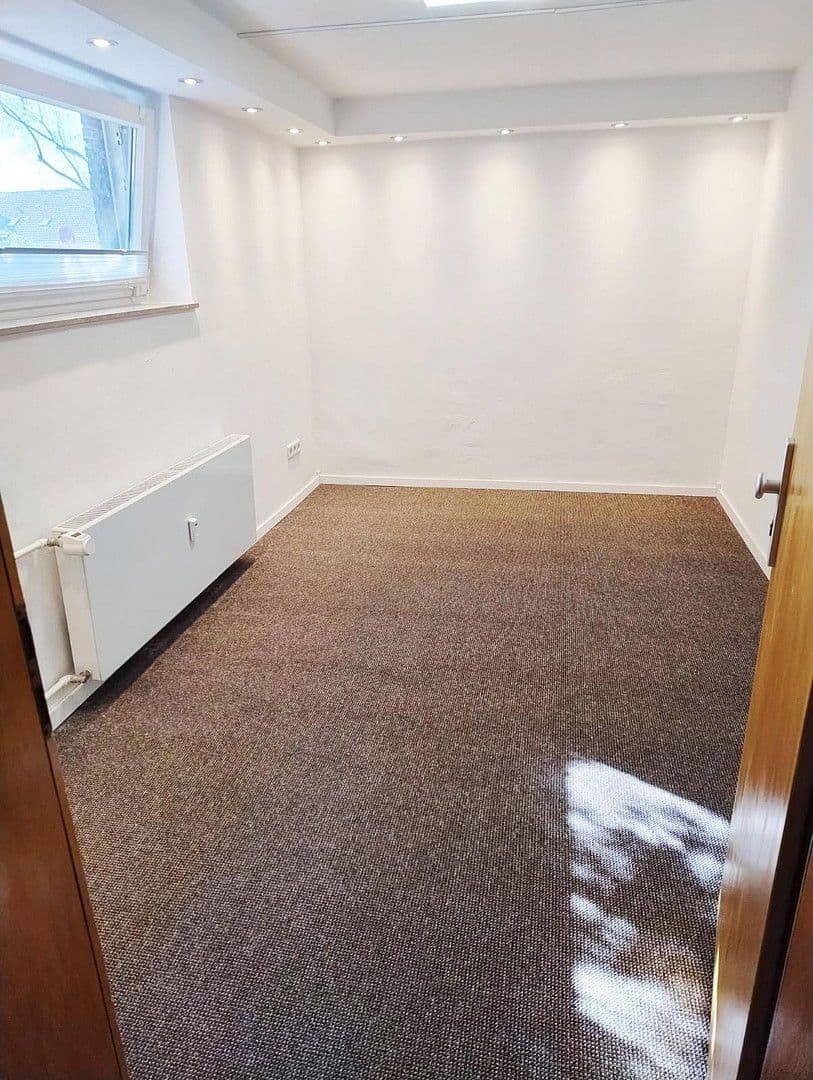 Prodej bytu 4+1 88 m², Eibenstr. 2, Düsseldorf, Severní Porýní-Vestfálsko Prodej bytu 4+1 88 m², Eibenstr. 2, Düsseldorf, Severní Porýní-Vestfálsko