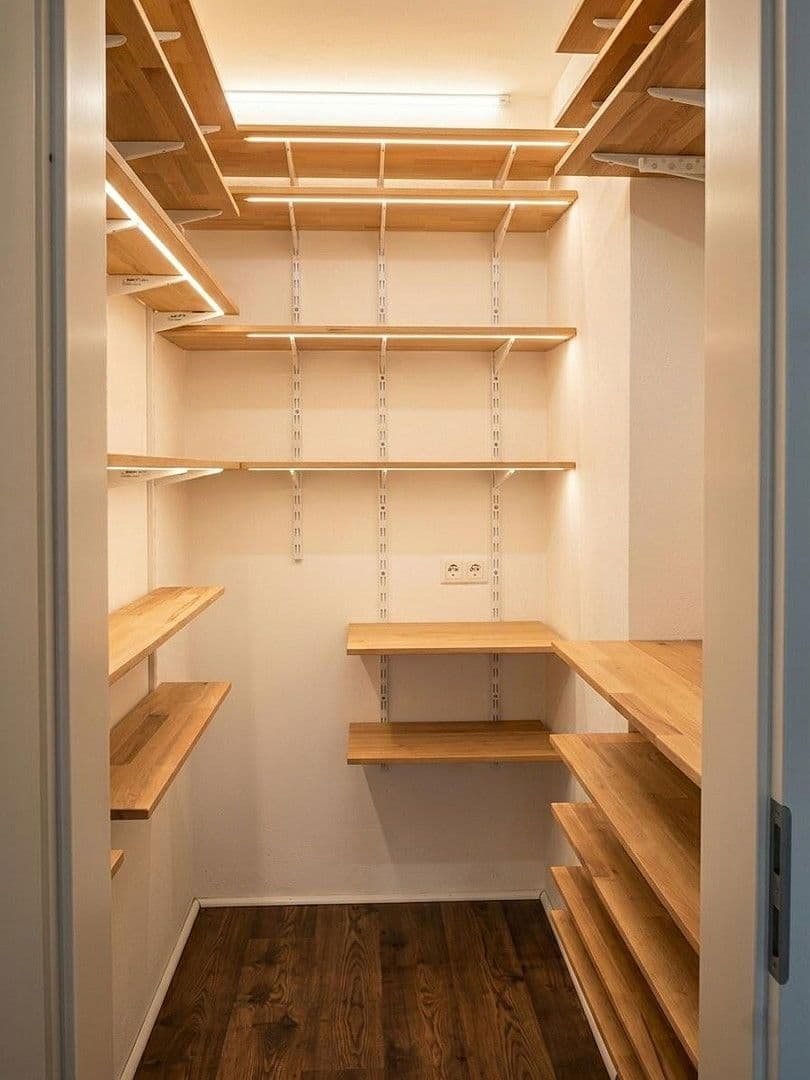 Prodej bytu 4+1 88 m², Eibenstr. 2, Düsseldorf, Severní Porýní-Vestfálsko Prodej bytu 4+1 88 m², Eibenstr. 2, Düsseldorf, Severní Porýní-Vestfálsko