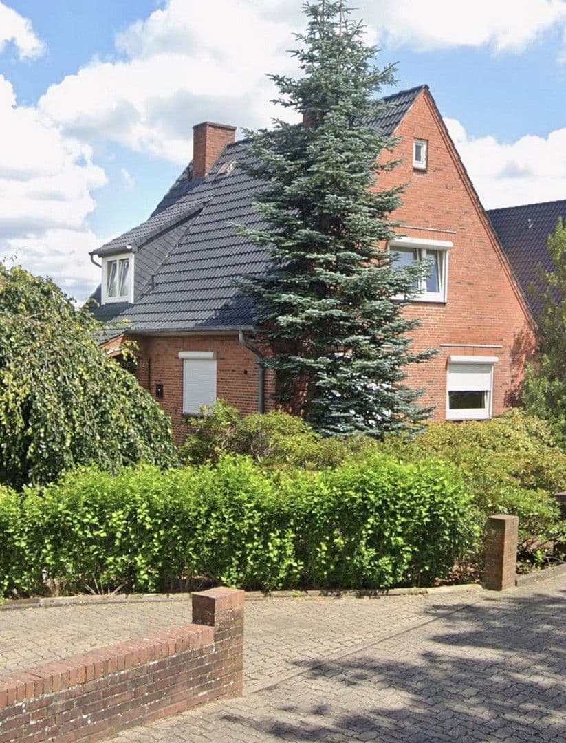 Prodej domu 107 m², pozemek 857 m², Friedhofsweg 44, Fockbek, Šlesvicko-Holštýnsko Prodej domu 107 m², pozemek 857 m², Friedhofsweg 44, Fockbek, Šlesvicko-Holštýnsko