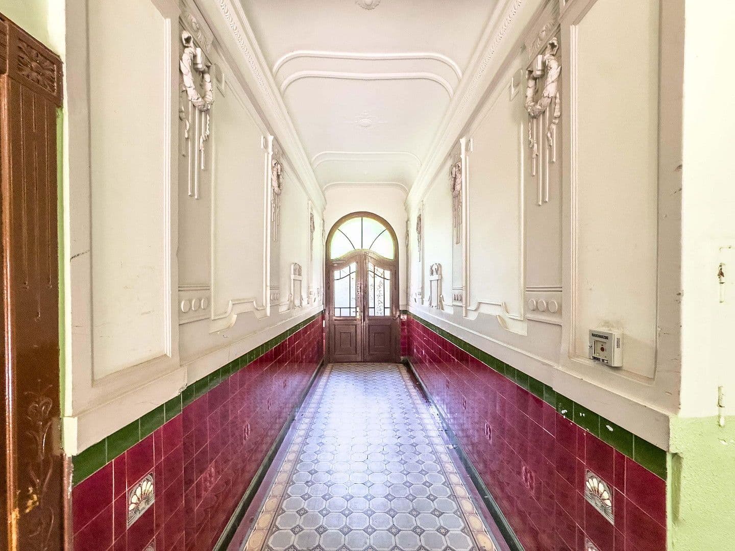 Prodej bytu 1+1 33 m², Hermanstraße 56, Berlin, Berlín Prodej bytu 1+1 33 m², Hermanstraße 56, Berlin, Berlín