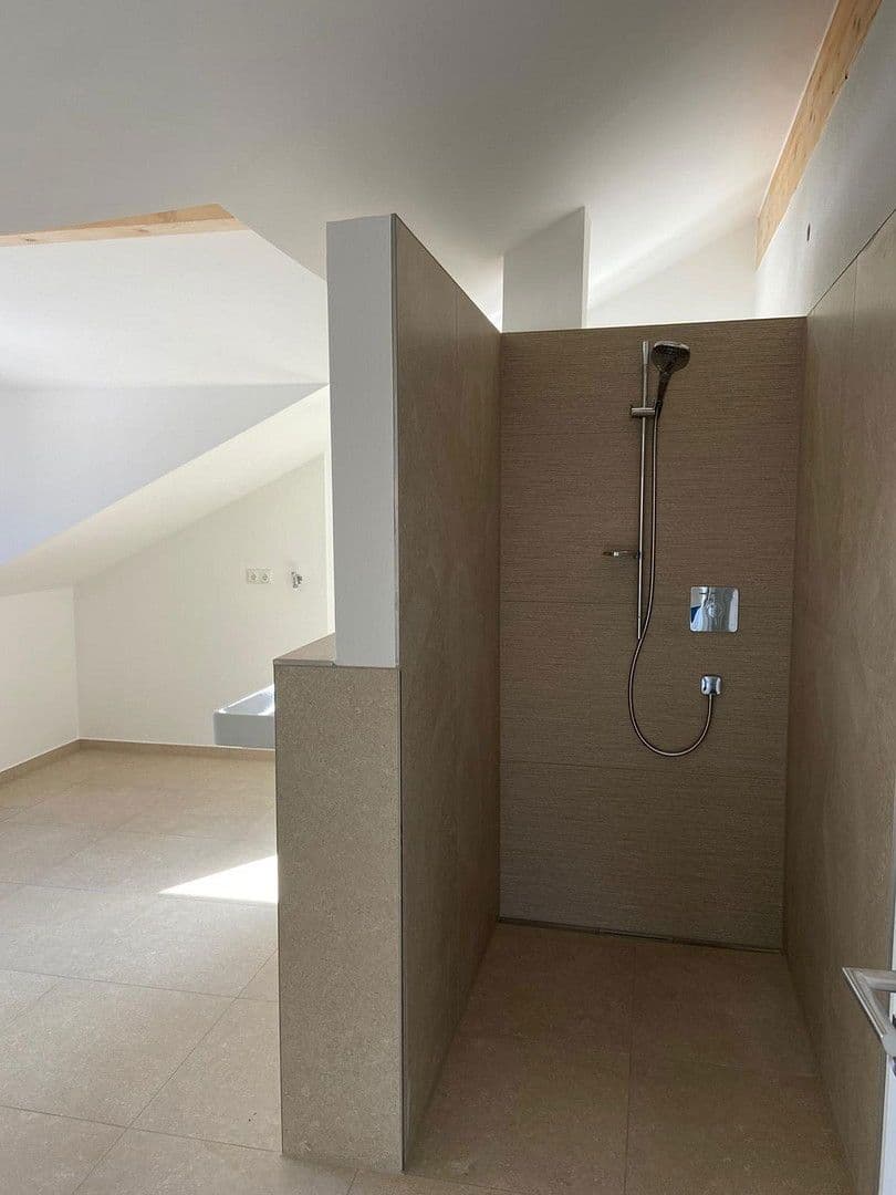 Pronájem bytu 4+kk 188 m², Enthammerstr. 7, Grafing, Bavorsko Pronájem bytu 4+kk 188 m², Enthammerstr. 7, Grafing, Bavorsko