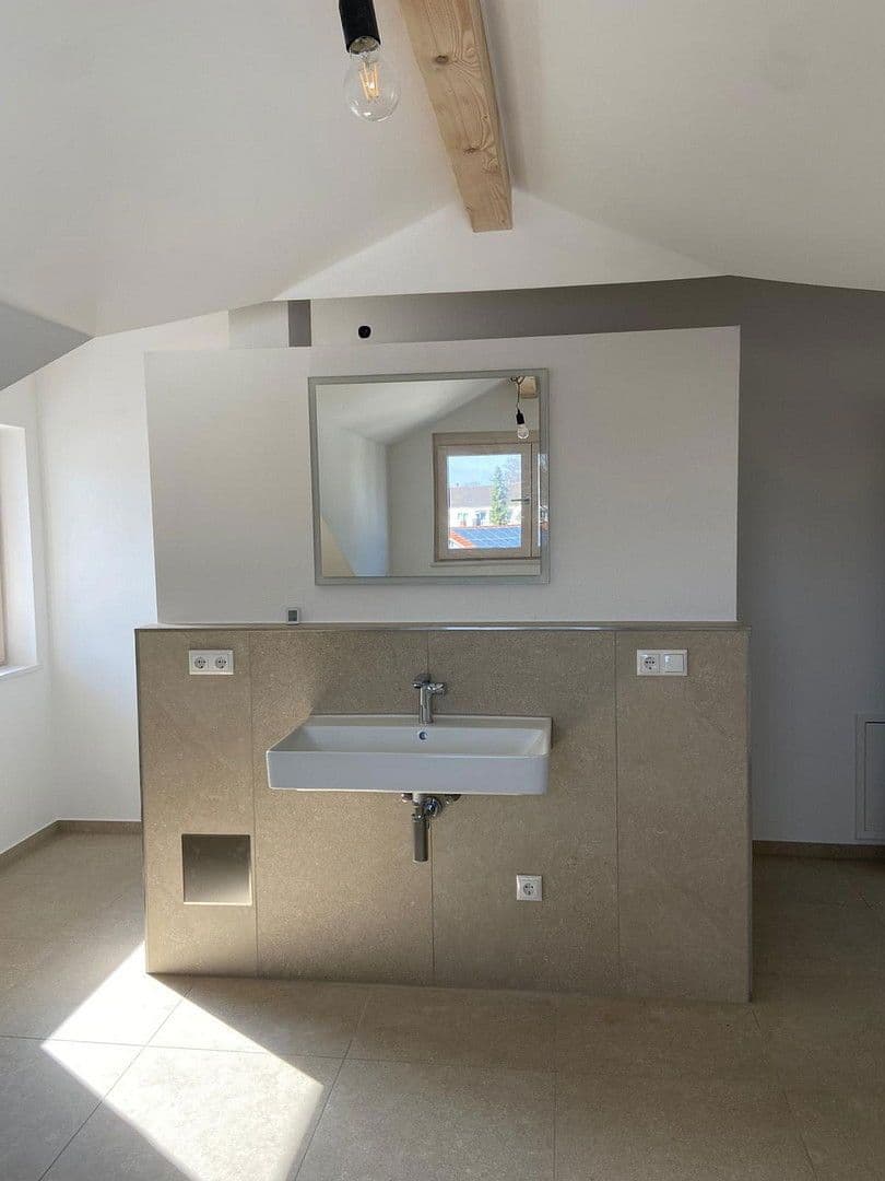 Pronájem bytu 4+kk 188 m², Enthammerstr. 7, Grafing, Bavorsko Pronájem bytu 4+kk 188 m², Enthammerstr. 7, Grafing, Bavorsko