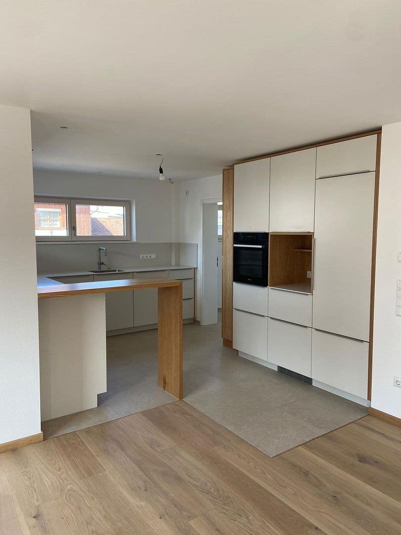 Pronájem bytu 4+kk 188 m², Enthammerstr. 7, Grafing, Bavorsko Pronájem bytu 4+kk 188 m², Enthammerstr. 7, Grafing, Bavorsko