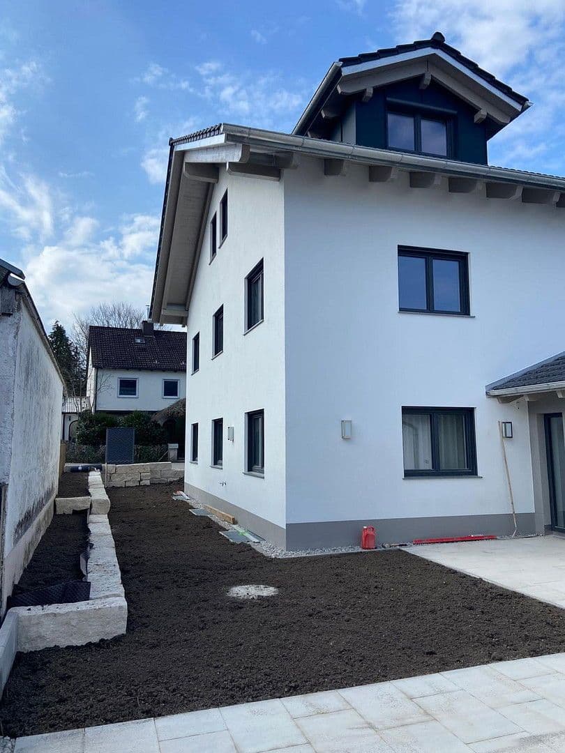 Pronájem bytu 4+kk 188 m², Enthammerstr. 7, Grafing, Bavorsko Pronájem bytu 4+kk 188 m², Enthammerstr. 7, Grafing, Bavorsko