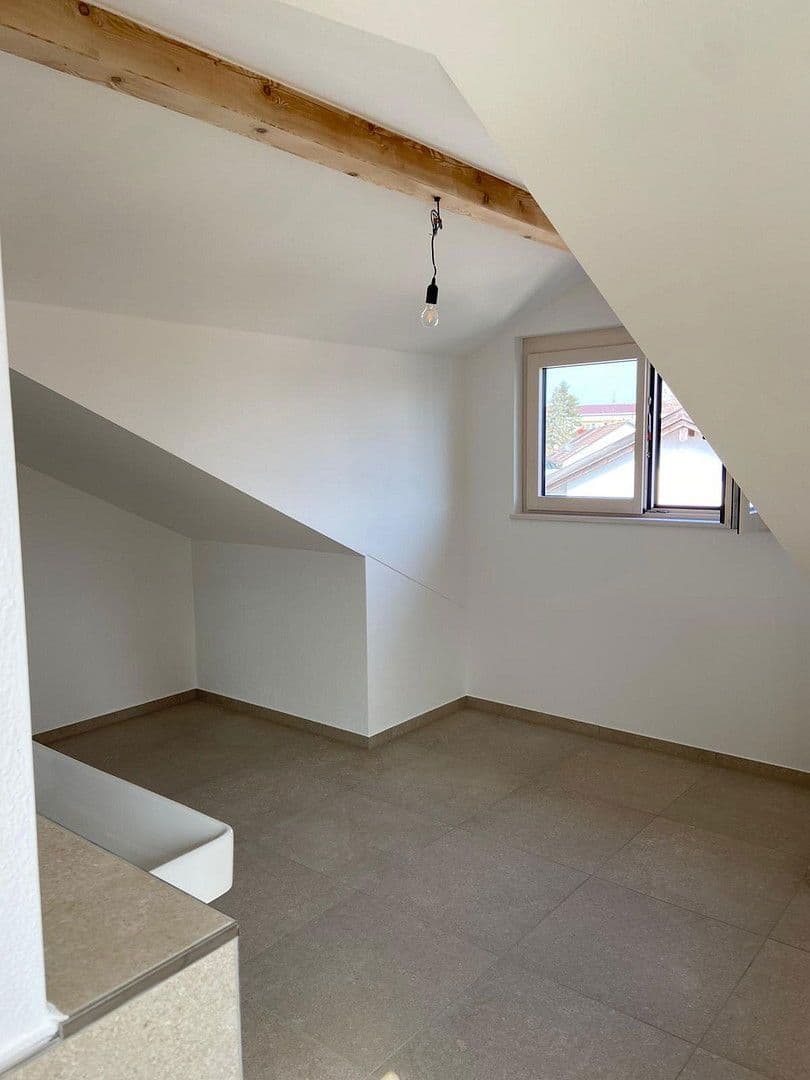 Pronájem bytu 4+kk 188 m², Enthammerstr. 7, Grafing, Bavorsko Pronájem bytu 4+kk 188 m², Enthammerstr. 7, Grafing, Bavorsko