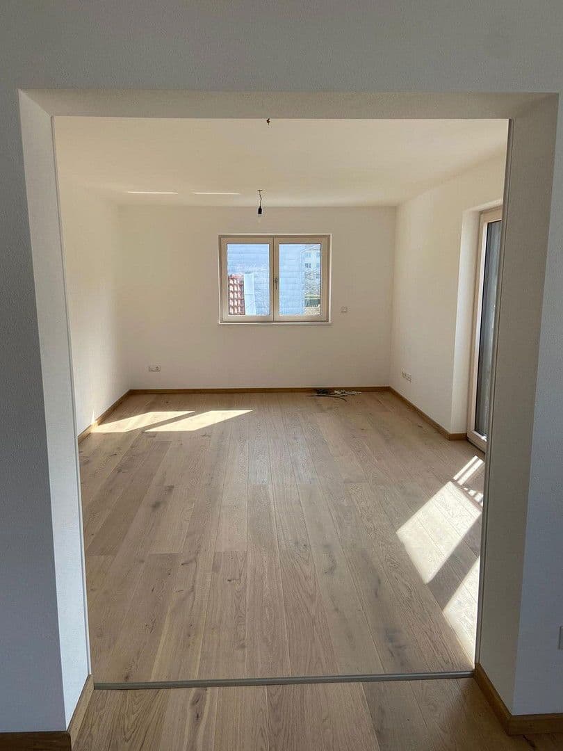 Pronájem bytu 4+kk 188 m², Enthammerstr. 7, Grafing, Bavorsko Pronájem bytu 4+kk 188 m², Enthammerstr. 7, Grafing, Bavorsko