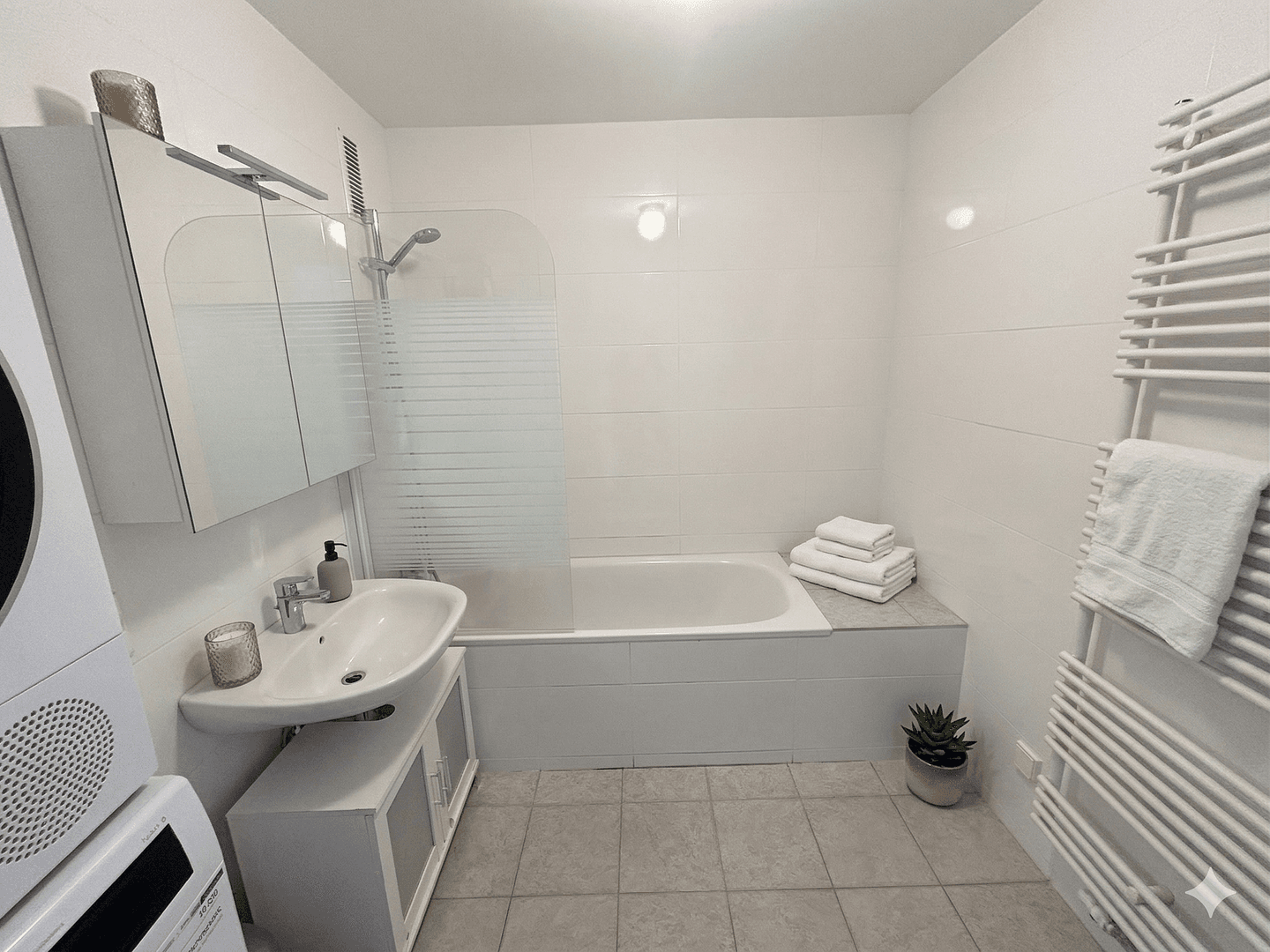 Pronájem bytu 3+1 88 m², Augsburgerstr. 14, Kerpen, Severní Porýní-Vestfálsko Pronájem bytu 3+1 88 m², Augsburgerstr. 14, Kerpen, Severní Porýní-Vestfálsko