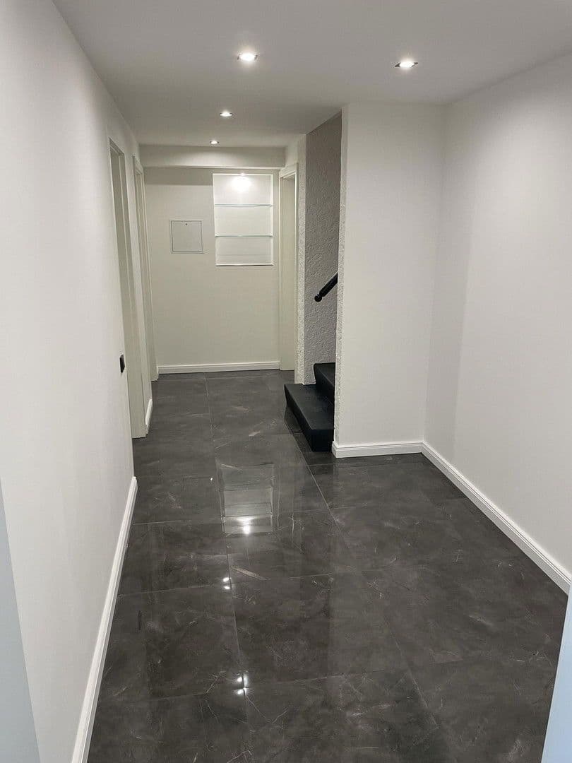 Prodej domu 240 m², pozemek 2.100 m², Bergisch Gladbach, Severní Porýní-Vestfálsko Prodej domu 240 m², pozemek 2.100 m², Bergisch Gladbach, Severní Porýní-Vestfálsko