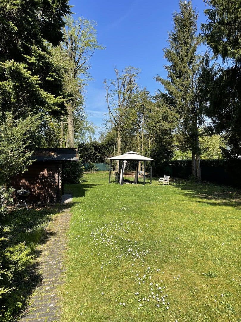 Prodej domu 240 m², pozemek 2.100 m², Bergisch Gladbach, Severní Porýní-Vestfálsko Prodej domu 240 m², pozemek 2.100 m², Bergisch Gladbach, Severní Porýní-Vestfálsko