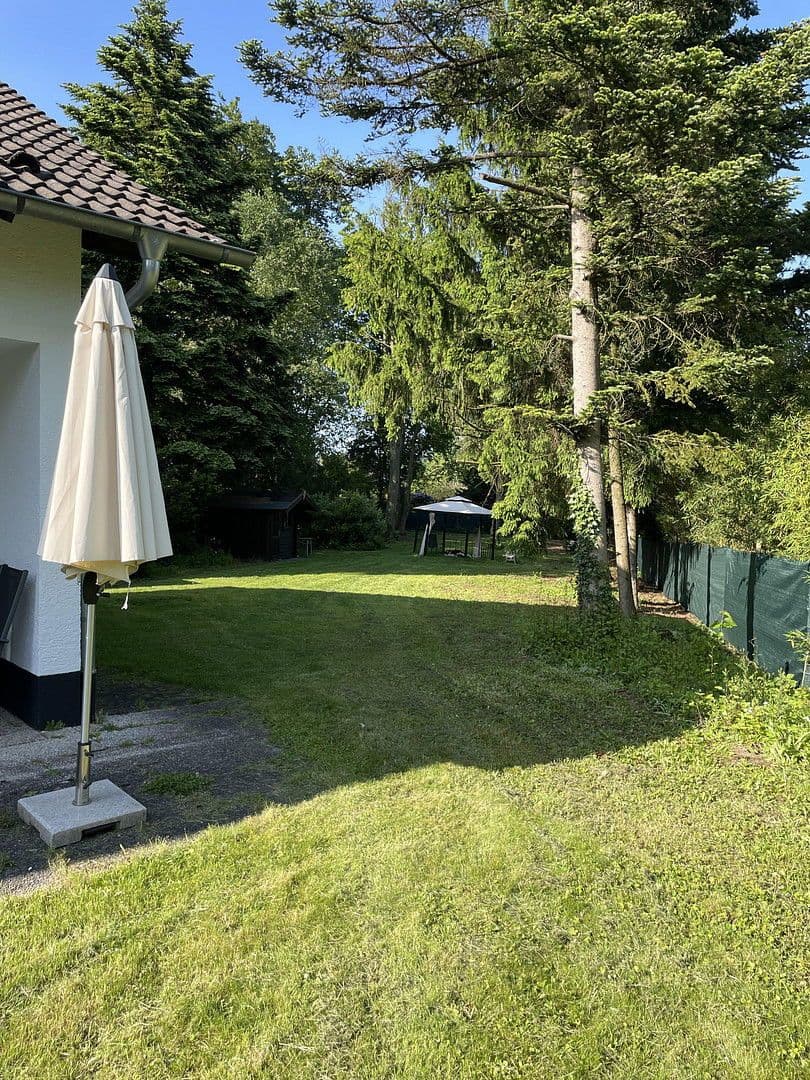 Prodej domu 240 m², pozemek 2.100 m², Bergisch Gladbach, Severní Porýní-Vestfálsko Prodej domu 240 m², pozemek 2.100 m², Bergisch Gladbach, Severní Porýní-Vestfálsko