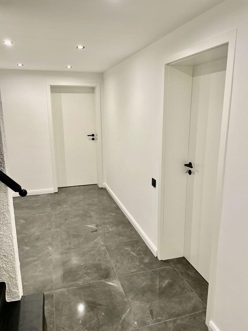 Prodej domu 240 m², pozemek 2.100 m², Bergisch Gladbach, Severní Porýní-Vestfálsko Prodej domu 240 m², pozemek 2.100 m², Bergisch Gladbach, Severní Porýní-Vestfálsko