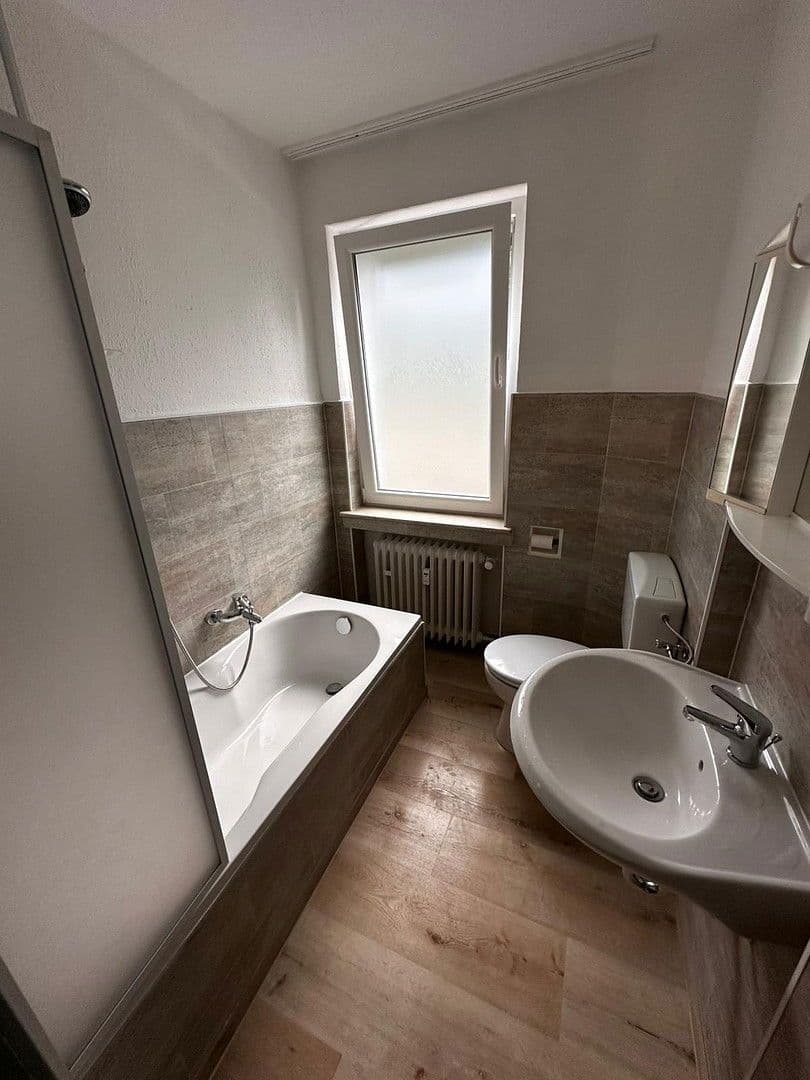 Prodej domu 1.477 m², pozemek 1.835 m², Rinteln, Dolní Sasko Prodej domu 1.477 m², pozemek 1.835 m², Rinteln, Dolní Sasko