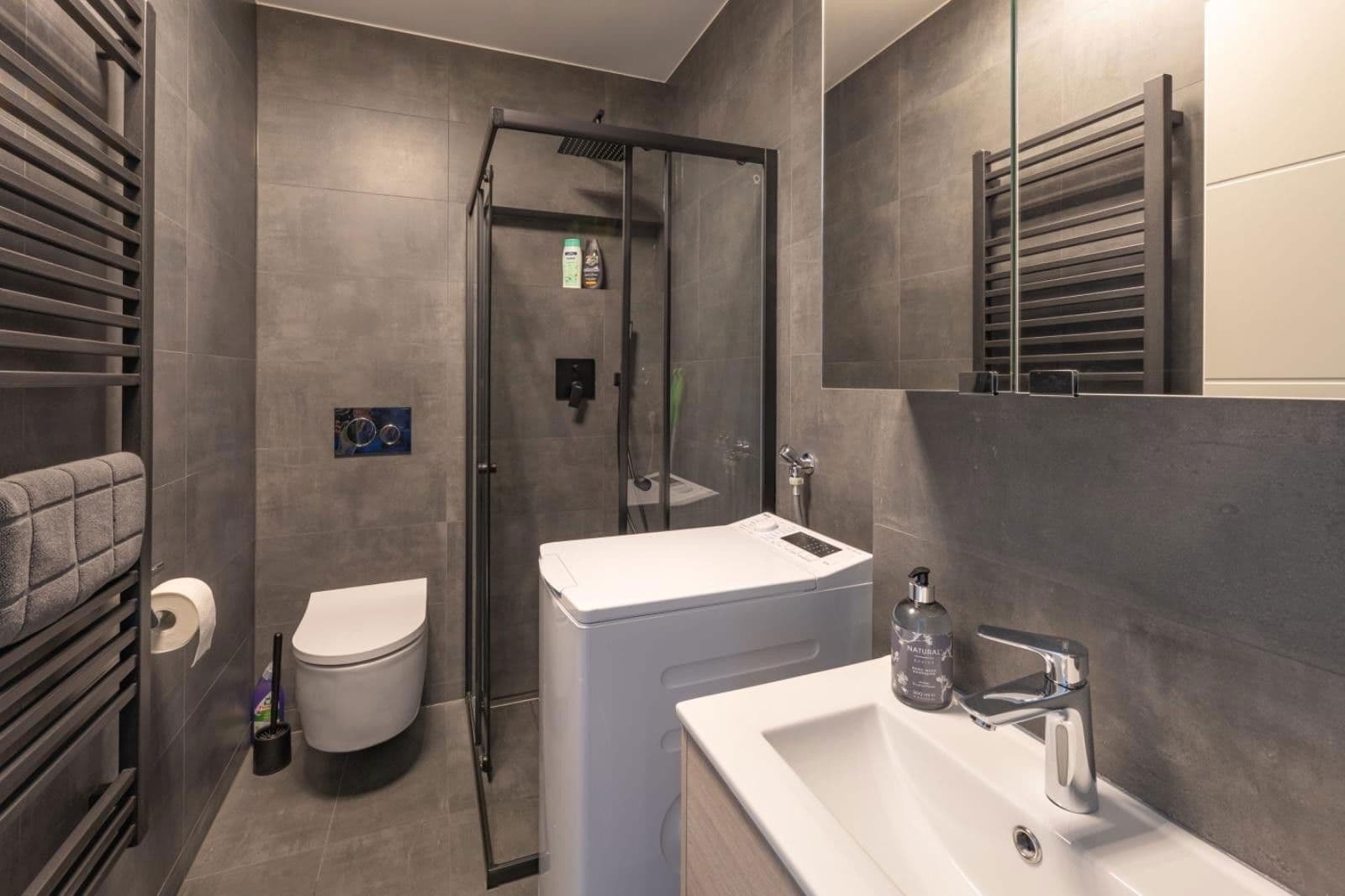 Pronájem bytu 1+1 22 m², Emil-Riedel-Straße 11, München, Bavorsko Pronájem bytu 1+1 22 m², Emil-Riedel-Straße 11, München, Bavorsko