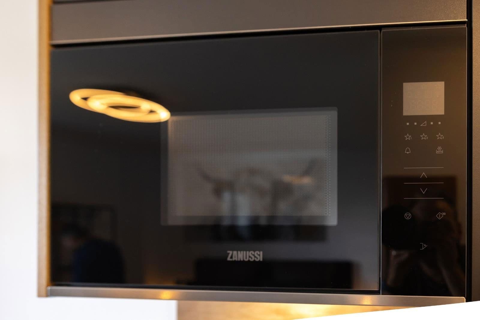 Pronájem bytu 1+1 22 m², Emil-Riedel-Straße 11, München, Bavorsko Pronájem bytu 1+1 22 m², Emil-Riedel-Straße 11, München, Bavorsko