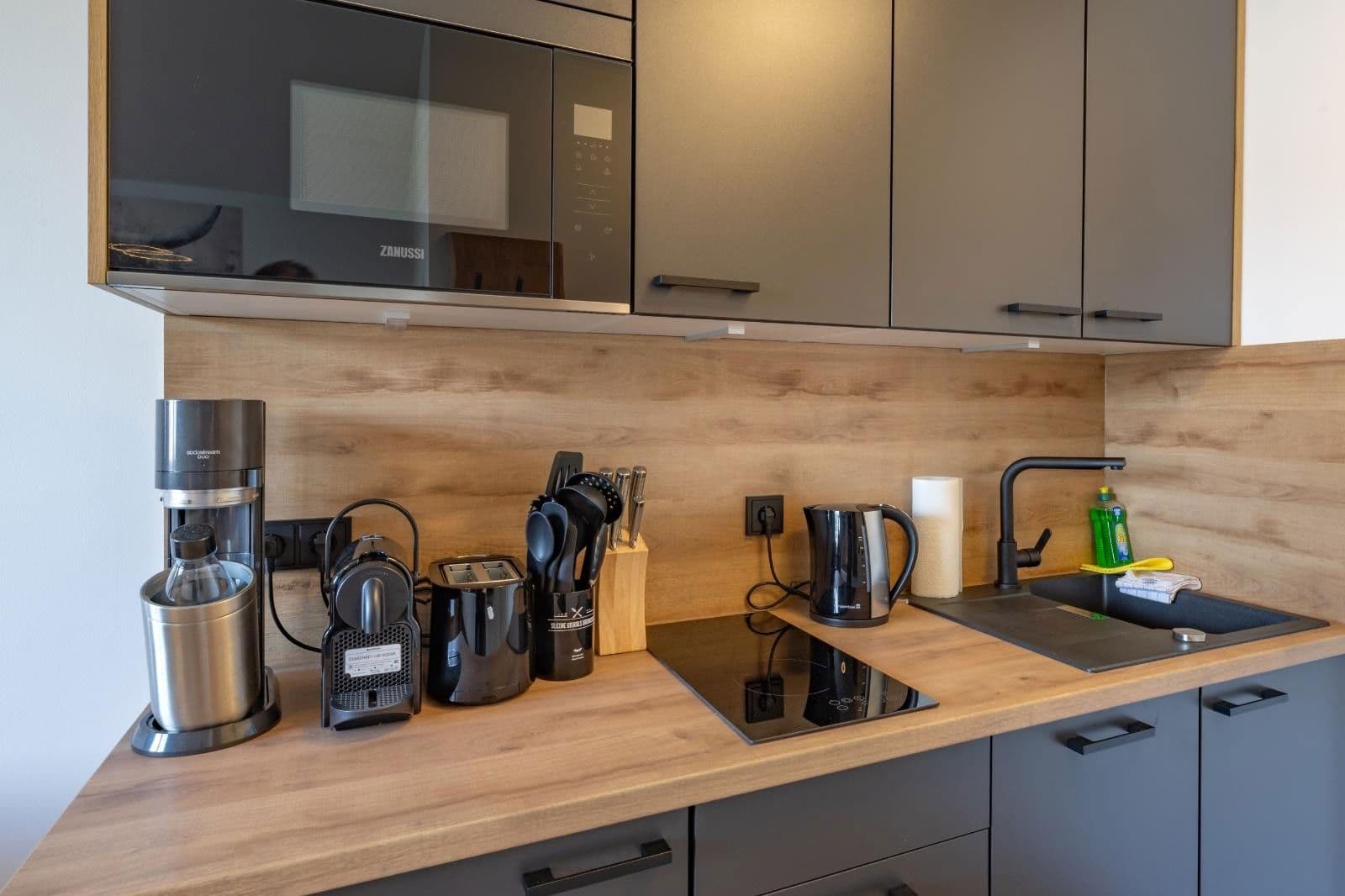 Pronájem bytu 1+1 22 m², Emil-Riedel-Straße 11, München, Bavorsko Pronájem bytu 1+1 22 m², Emil-Riedel-Straße 11, München, Bavorsko