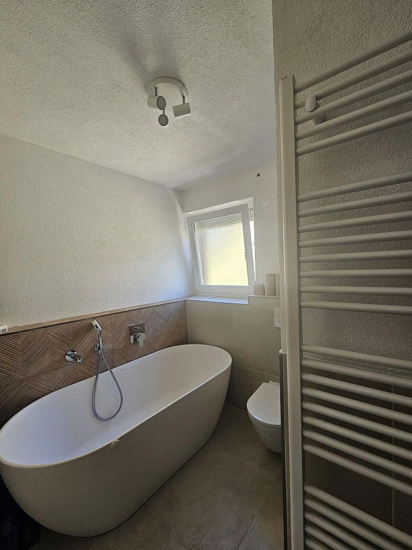 Prodej domu 120 m², pozemek 470 m², Esslingen am Neckar, Bádensko-Württembersko Prodej domu 120 m², pozemek 470 m², Esslingen am Neckar, Bádensko-Württembersko