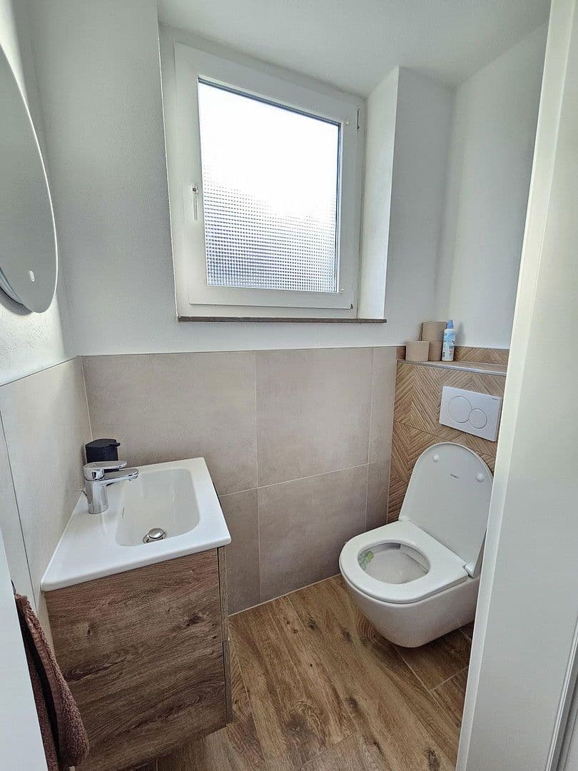 Prodej domu 120 m², pozemek 470 m², Esslingen am Neckar, Bádensko-Württembersko Prodej domu 120 m², pozemek 470 m², Esslingen am Neckar, Bádensko-Württembersko